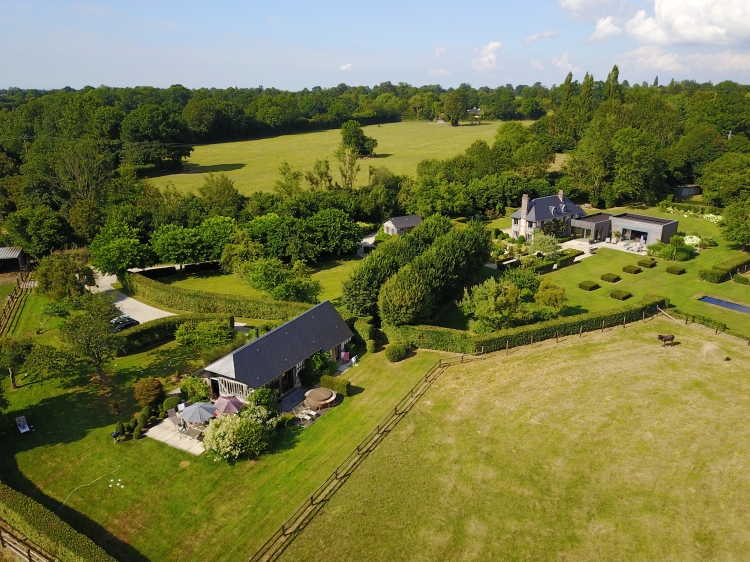 La Vie de Cocagne, aerial view