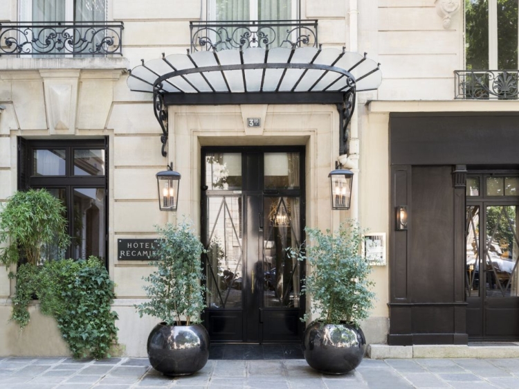 Hotel Recamier Paris Frankreich Eingang Wunderschöne Unterkunft in Paris, sehr romantisch, perfekt für Flitterwochen