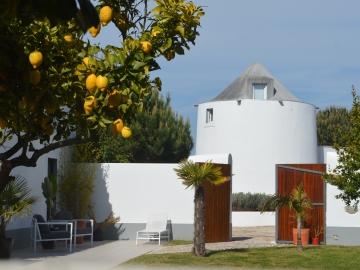 Flamboyant bed & breakfast - Hotel in Serra do Bouro, Mittlere Küste & Beiras