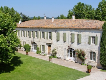 Domaine Des Clos - Hotel & Selbstverpflegung in Beaucaire, Languedoc-Roussillon