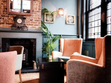 Half Moon - Pub Hotel in London, Region London