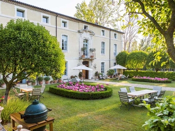 Chateau Talaud - Hotel & Selbstverpflegung in Loriol du Comtat, Côte d'Azur & Provence