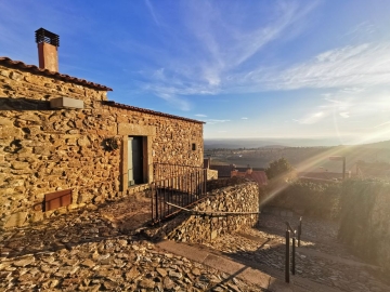 Casa da Cisterna - Hotel & Selbstverpflegung in Castelo Rodrigo, Mittlere Küste & Beiras