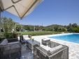 Wohnen im / Verweilen in der Villa Elena Loutraki Griechenland boutique hotel  besonders luxuriös aussergewöhnlich trendig schick cool klein