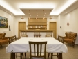 Wohnen im / Verweilen in der Villa Elena Loutraki Griechenland boutique hotel  besonders luxuriös aussergewöhnlich trendig schick cool klein